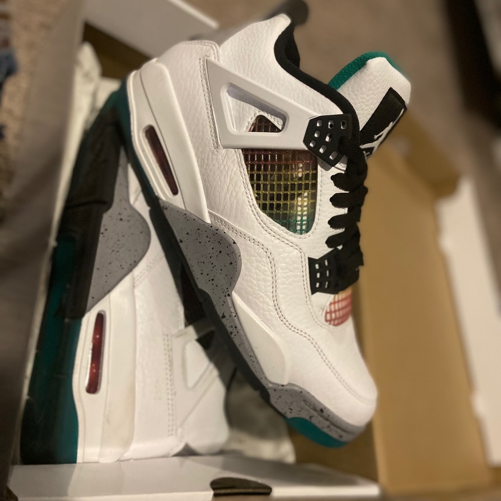 Jordan 4s